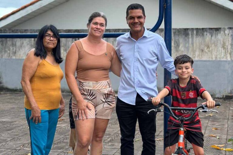 R$ 570 mil viabilizam praça coberta com playground no bairro Vista Alegre, em Cacoal