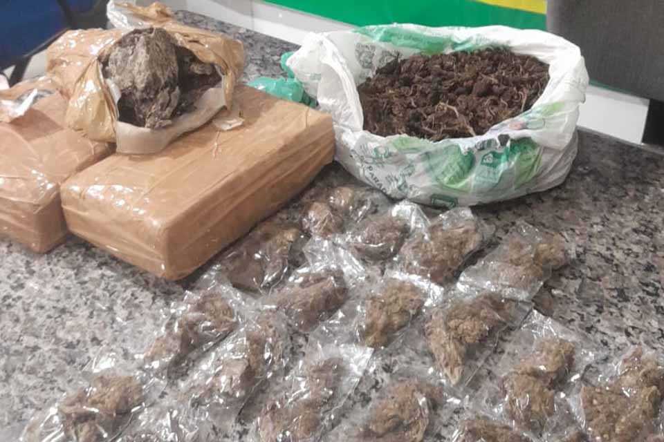 <div style="
                font-size: 18px;
                font-weight: bold;
                color: #0073aa;
                margin-bottom: 5px;
                text-transform: uppercase;
            ">TRÁFICO DE DROGAS</div>Ação da Polícia Militar apreende mais de 3 kg de maconha em três residências de Cacoal