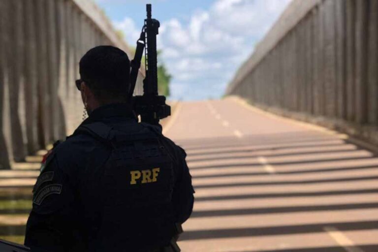 PRF cumpre dois mandados de prisão em fiscalizações na BR-364 em Rondônia