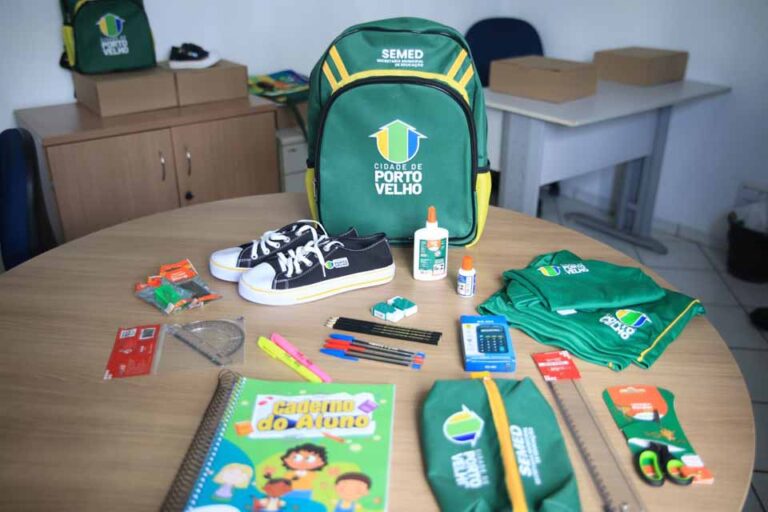 Prefeitura de Porto Velho inicia entrega de kits escolares e uniformes para rede municipal em fevereiro