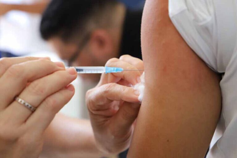 Rondônia mantém vacinação contra gripe e monitora variante da Influenza A sem mudança no quadro clínico
