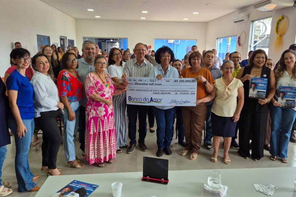 <div style="
                font-size: 18px;
                font-weight: bold;
                color: #0073aa;
                margin-bottom: 5px;
                text-transform: uppercase;
            ">MANDATO E RESULTADO</div>Sílvia Cristina destina R$ 200 mil à Apae de Porto Velho para custeio de atendimentos especializados