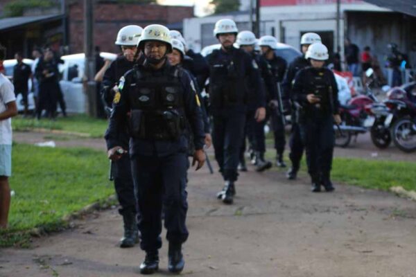 Mais de 100 policiais atuam no policiamento do Bloco das Kachorras durante o Carnaval 2026 em Porto Velho