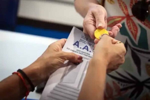 Dia Nacional de Combate às Drogas e ao Alcoolismo reforça prevenção e tratamento no Brasil