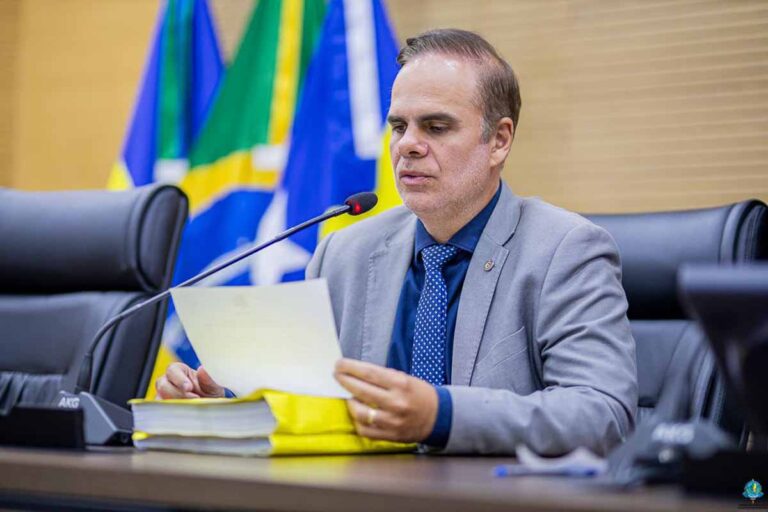 Alan Queiroz destina R$ 120 mil para ambulancha e reforça atendimento de saúde em Guajará-Mirim
