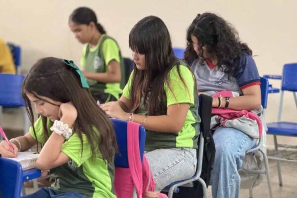 Estudantes de Rondônia conquistam nota máxima e seis prêmios no Concurso de Redação da DPU