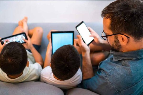 Uso excessivo de telas pode causar ansiedade, déficit de atenção e prejuízos ao desenvolvimento, alerta Sesau em Rondônia