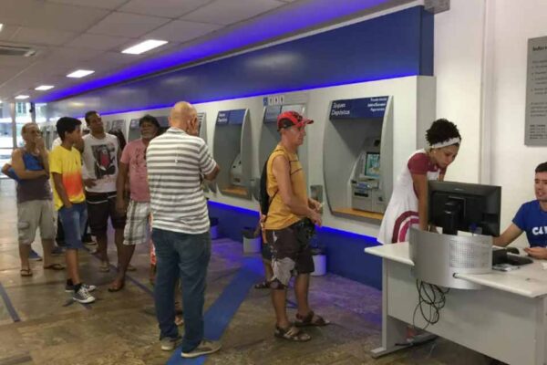 Bancos fecham no Carnaval 2026; veja como ficam os atendimento nas agências