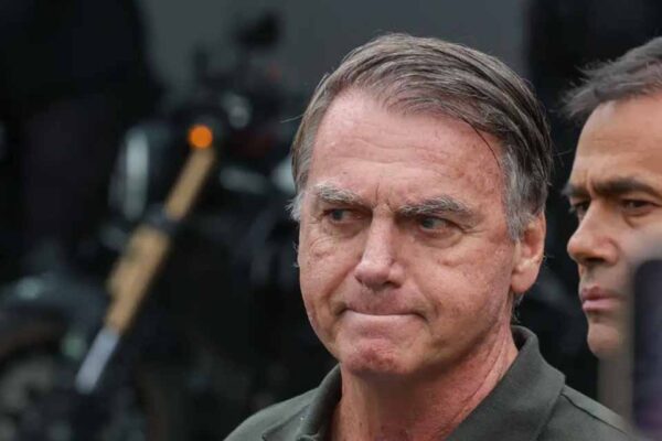 STM abre prazo de 10 dias para Bolsonaro se defender em ação que pode resultar na perda de patente militar