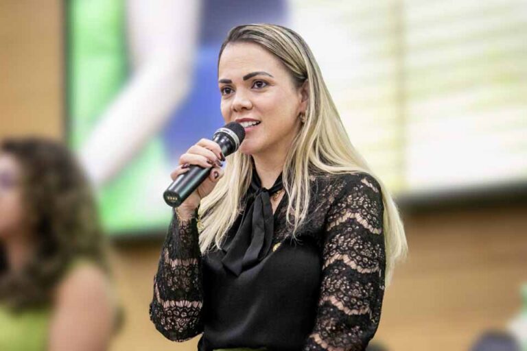 Cláudia de Jesus propõe presença permanente da PM em comunidades ribeirinhas do Baixo Madeira