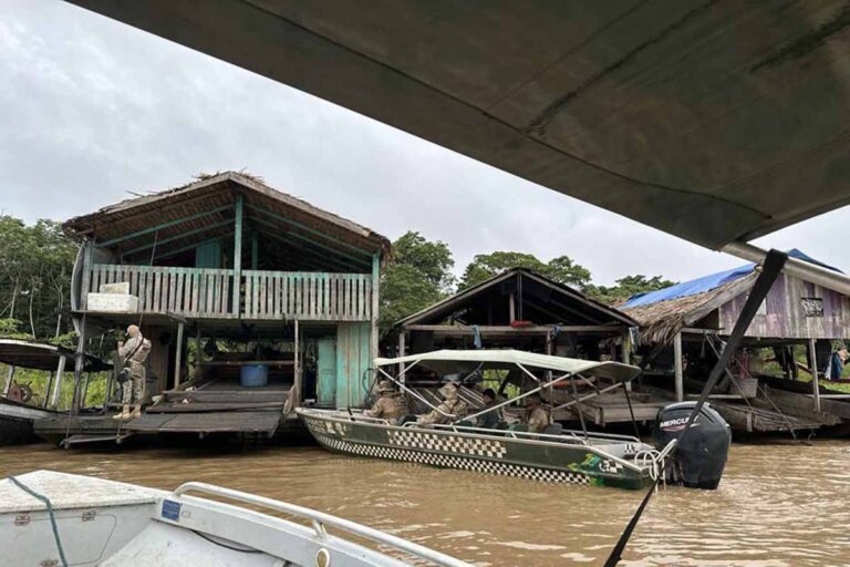 Operação Leviatã II destrói 47 embarcações usadas em garimpo ilegal no Rio Madeira, em Porto Velho