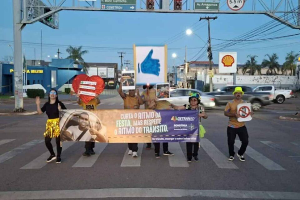 <div style="
                font-size: 18px;
                font-weight: bold;
                color: #0073aa;
                margin-bottom: 5px;
                text-transform: uppercase;
            ">TRÂNSITO SEGURO</div>Campanha Carnaval Seguro intensifica ações de educação no trânsito em Porto Velho e no interior de Rondônia