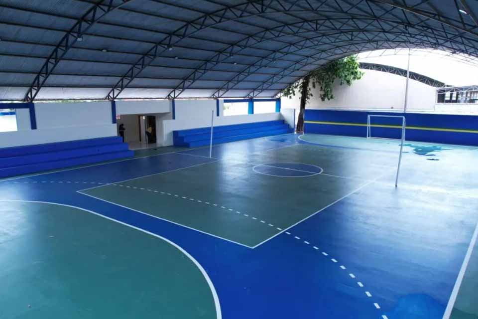 <div style="
                font-size: 18px;
                font-weight: bold;
                color: #0073aa;
                margin-bottom: 5px;
                text-transform: uppercase;
            ">INFRAESTRUTURA ESCOLAR</div>Obras em 10 escolas estaduais de Jaru e região modernizam quadras e ampliam espaços esportivos