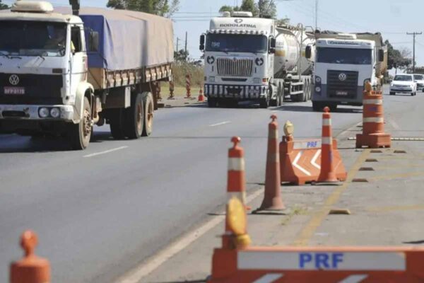Operação Rodovida registra 1.172 mortes em 66 dias; quase 44% envolvem veículos de carga nas rodovias federais
