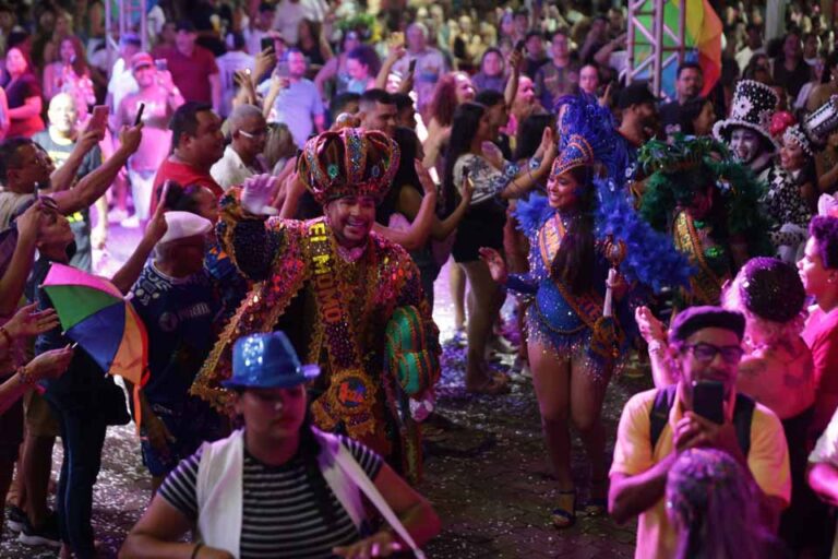 Corte do Rei Momo leva programação do Carnaval 2026 ao aeroporto e rodoviária de Porto Velho
