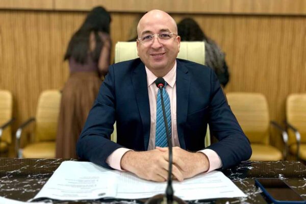 Gedeão Negreiros protocola pedido de drenagem para Rua Mané Garrincha no bairro Socialista, em Porto Velho