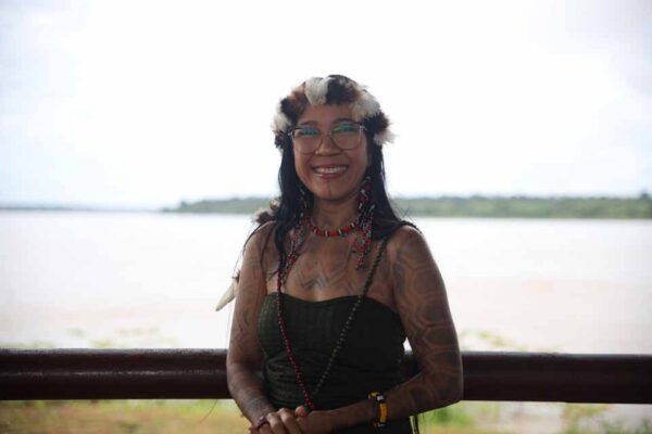 Mulher indígena assume posto de princesa na Corte do Rei Momo pela primeira vez no Carnaval de Porto Velho