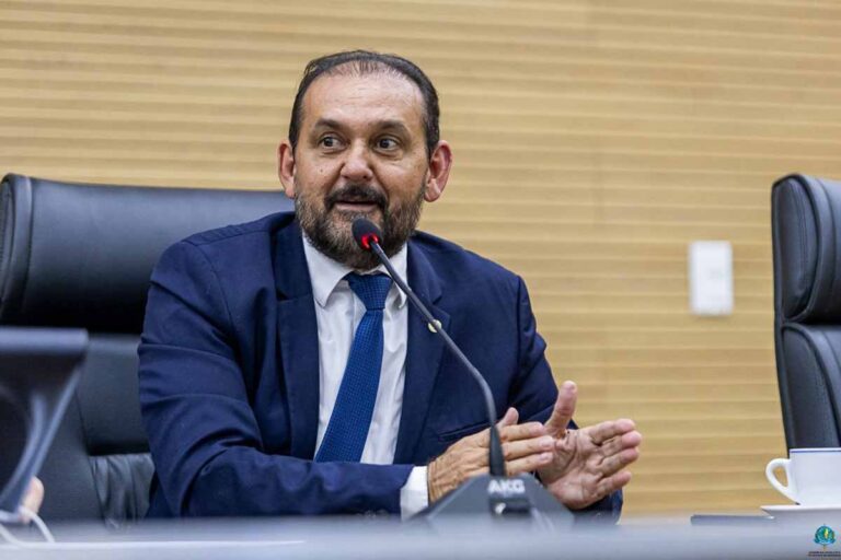 Laerte Gomes confirma liberação de R$ 247,9 mil para aquisição de trator em Vale do Anari