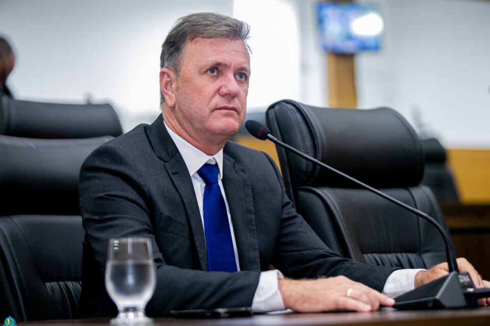 <div style="
                font-size: 18px;
                font-weight: bold;
                color: #0073aa;
                margin-bottom: 5px;
                text-transform: uppercase;
            ">AGRONEGÓCIO</div>Luizinho Goebel libera R$ 100 mil para compra de calcário em Primavera de Rondônia