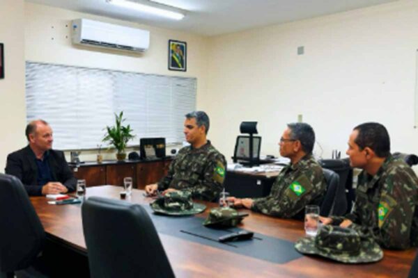 Visita do 5º BEC à Polícia Civil reforça cooperação institucional em Porto Velho