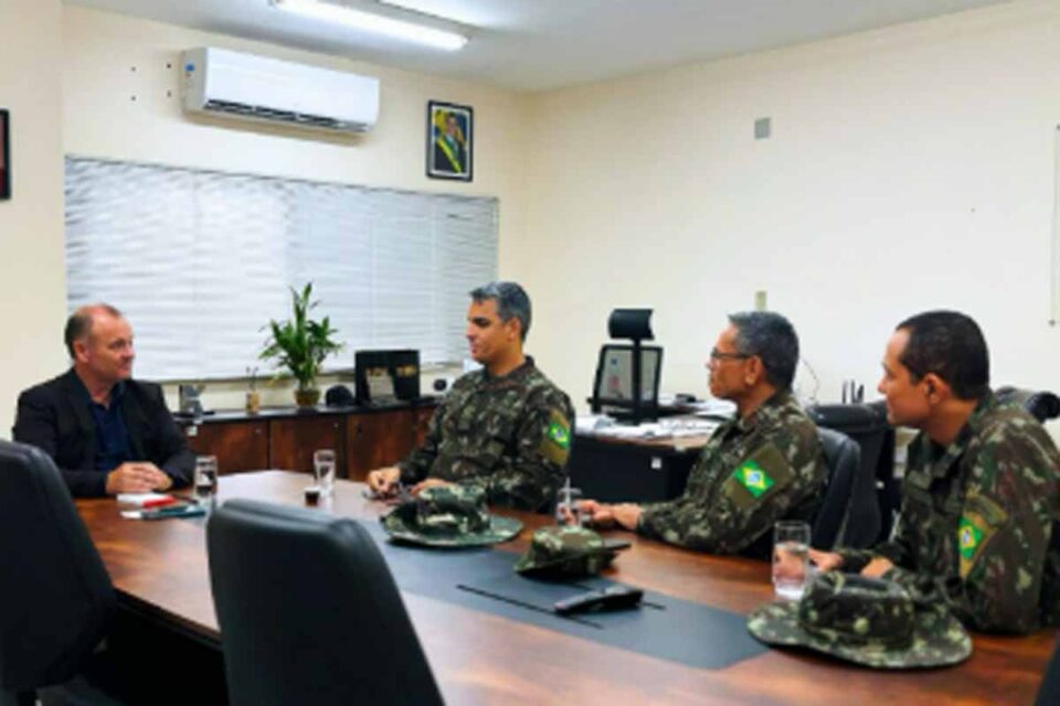 <div style="
                font-size: 18px;
                font-weight: bold;
                color: #0073aa;
                margin-bottom: 5px;
                text-transform: uppercase;
            ">COOPERAÇÃO INSTITUCIONAL</div>Visita do 5º BEC à Polícia Civil reforça cooperação institucional em Porto Velho