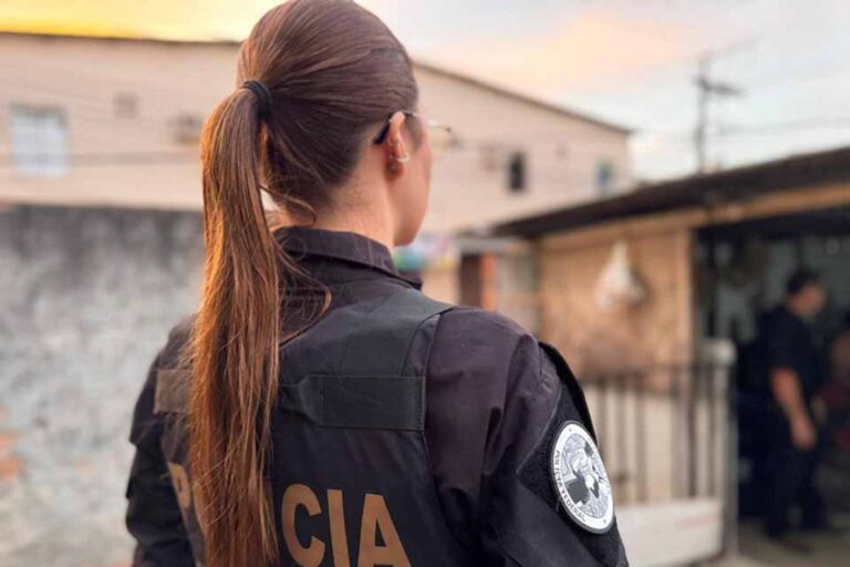Polícia Federal cumpre mandado em Cerejeiras durante Operação Trace contra abuso sexual infantojuvenil
