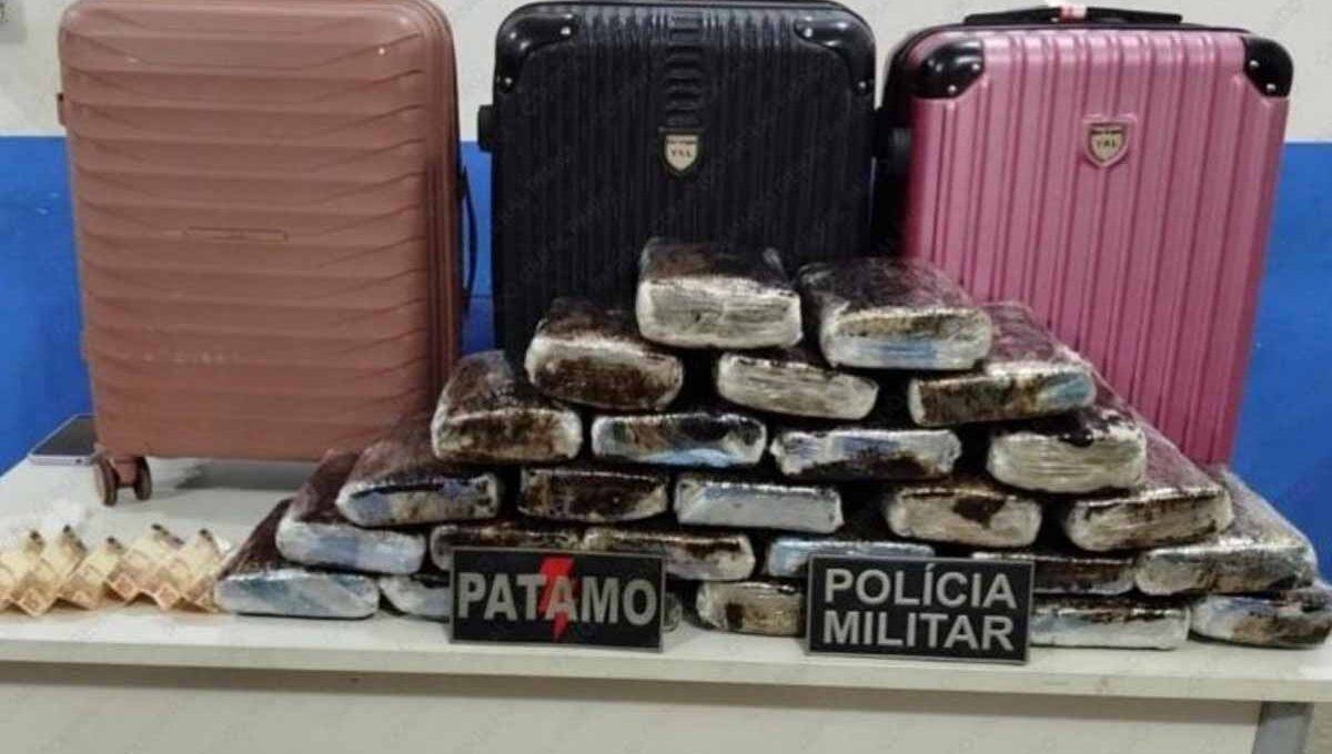 Ônibus interestadual é interceptado em Vilhena e apreensão chega a quase 29 kg de maconha
