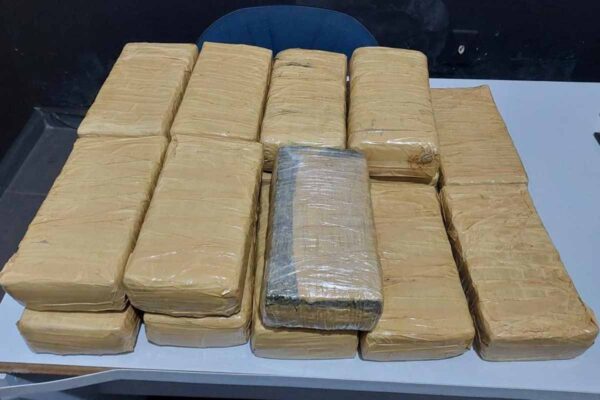Adolescente é apreendido com 17 kg de maconha durante ação da PM em Guajará-Mirim