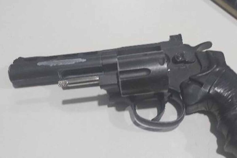 PM de Rondônia busca adolescente suspeita de matar avô e balear avó na zona rural de Ariquemes