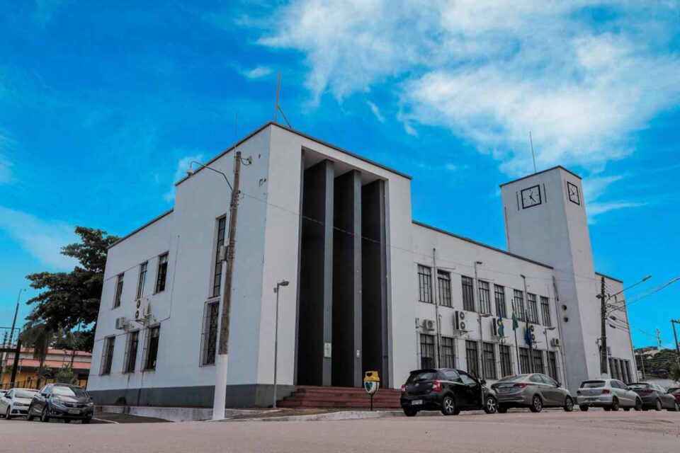 <div style="
                font-size: 18px;
                font-weight: bold;
                color: #0073aa;
                margin-bottom: 5px;
                text-transform: uppercase;
            ">RESPONSABILIDADE FISCAL</div>Economia de R$ 368 milhões amplia investimentos públicos em Porto Velho em 2026