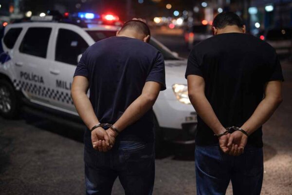 Dois foragidos são presos e encaminhados ao sistema prisional durante a noite de carnaval em Porto Velho