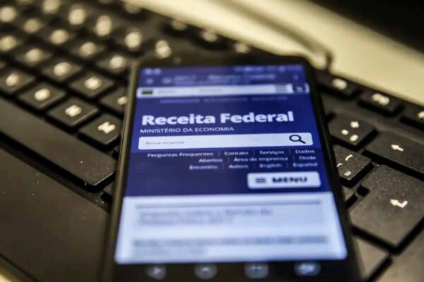 Empresas têm até sexta-feira para enviar comprovantes do Imposto de Renda 2026