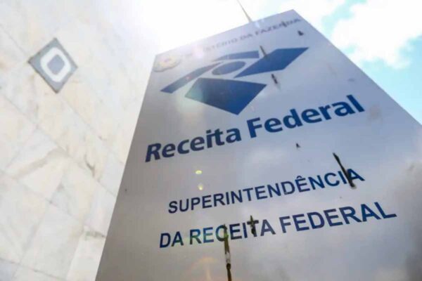 Moraes determina depoimento do presidente da Unafisco em investigação sobre acessos ilegais a dados no STF