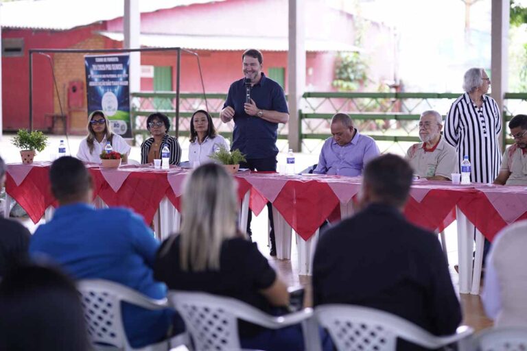 Alex Redano entrega mais de 130 kits de futebol society para 17 municípios de Rondônia