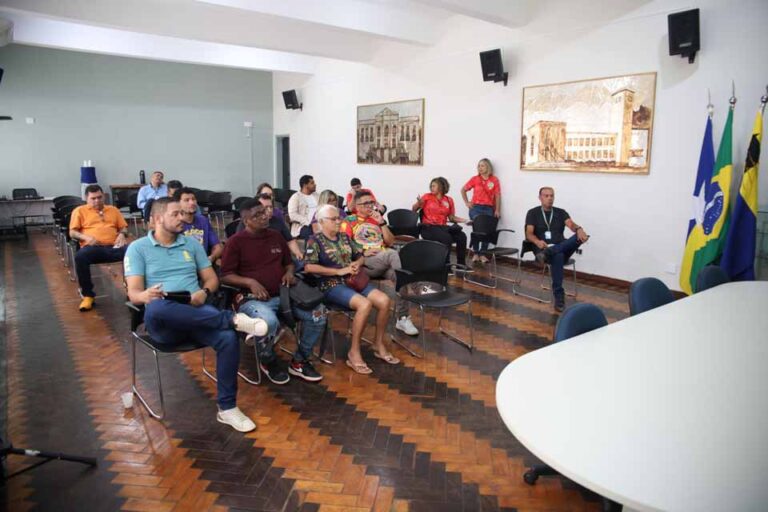 Carnaval 2026 em Porto Velho entra na fase final após reunião entre blocos e Prefeitura