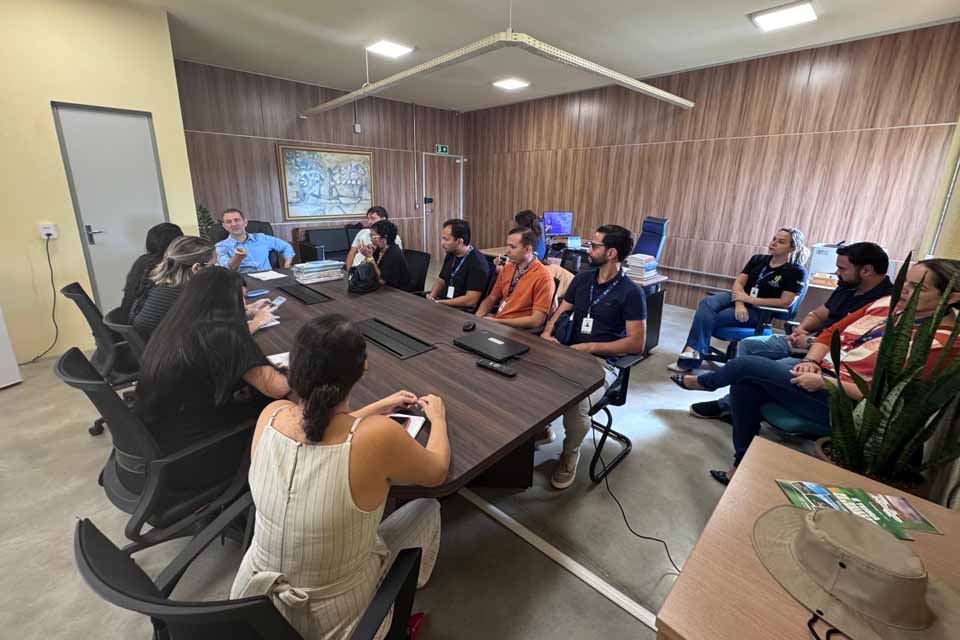 <div style="
                font-size: 18px;
                font-weight: bold;
                color: #0073aa;
                margin-bottom: 5px;
                text-transform: uppercase;
            ">GESTÃO</div>Economia em licitações supera R$ 368 milhões e amplia investimentos públicos em Porto Velho