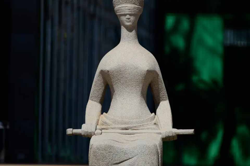 <div style="
                font-size: 18px;
                font-weight: bold;
                color: #0073aa;
                margin-bottom: 5px;
                text-transform: uppercase;
            ">JUDICIÁRIO 2026</div>Ano Judiciário de 2026 começa com agenda de julgamentos no STF e presença dos Três Poderes