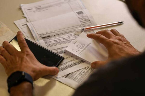 Novo salário mínimo de R$ 1.621 entra em vigor e altera valores do INSS, seguro-desemprego e contribuições