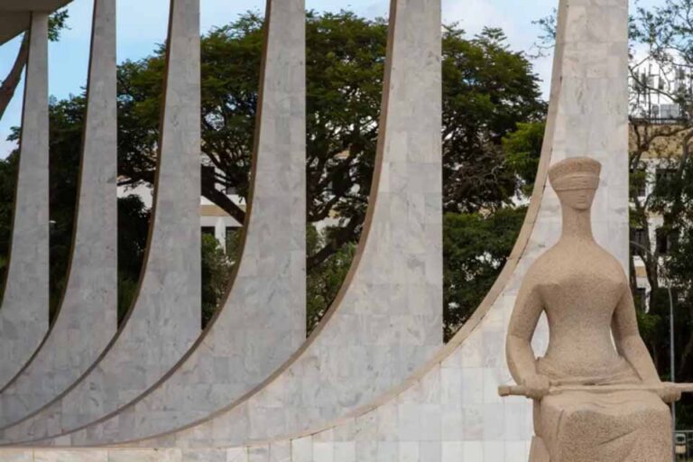 STF agenda para 25 de fevereiro análise final sobre suspensão de penduricalhos nos Três Poderes