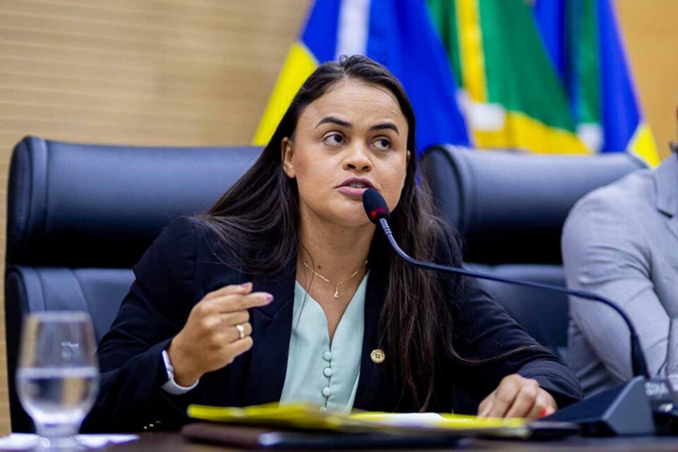 <div style="
                font-size: 18px;
                font-weight: bold;
                color: #0073aa;
                margin-bottom: 5px;
                text-transform: uppercase;
            ">ALIMENTAÇÃO ESCOLAR</div>Dra. Taíssa destina R$ 200 mil ao Ifro de Guajará-Mirim para reforçar alimentação escolar