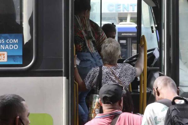 Emenda de R$ 1,5 milhão viabiliza transporte coletivo gratuito em Ariquemes