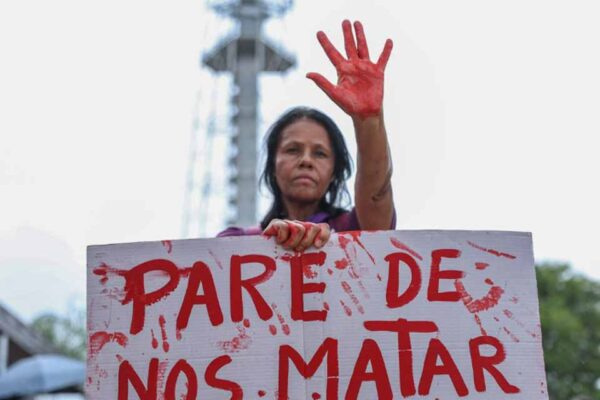 Mulher é morta no Rio mesmo sob medida protetiva no dia de lançamento do Pacto Nacional contra o Feminicídio