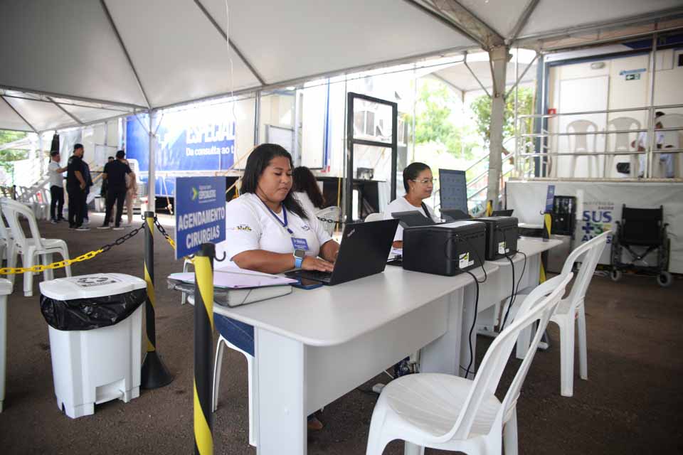 <div style="
                font-size: 18px;
                font-weight: bold;
                color: #0073aa;
                margin-bottom: 5px;
                text-transform: uppercase;
            ">SAÚDE PÚBLICA</div>Carreta de oftalmologia inicia atendimentos para reduzir fila de cirurgias de catarata em Porto Velho