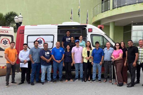 Deputado Alan Queiroz entrega ambulância UTI neonatal a Espigão d’Oeste