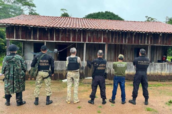 Operação Erisícton: PF e Ibama cumprem 23 mandados e realizam prisões por crimes ambientais na Terra Indígena Roosevelt