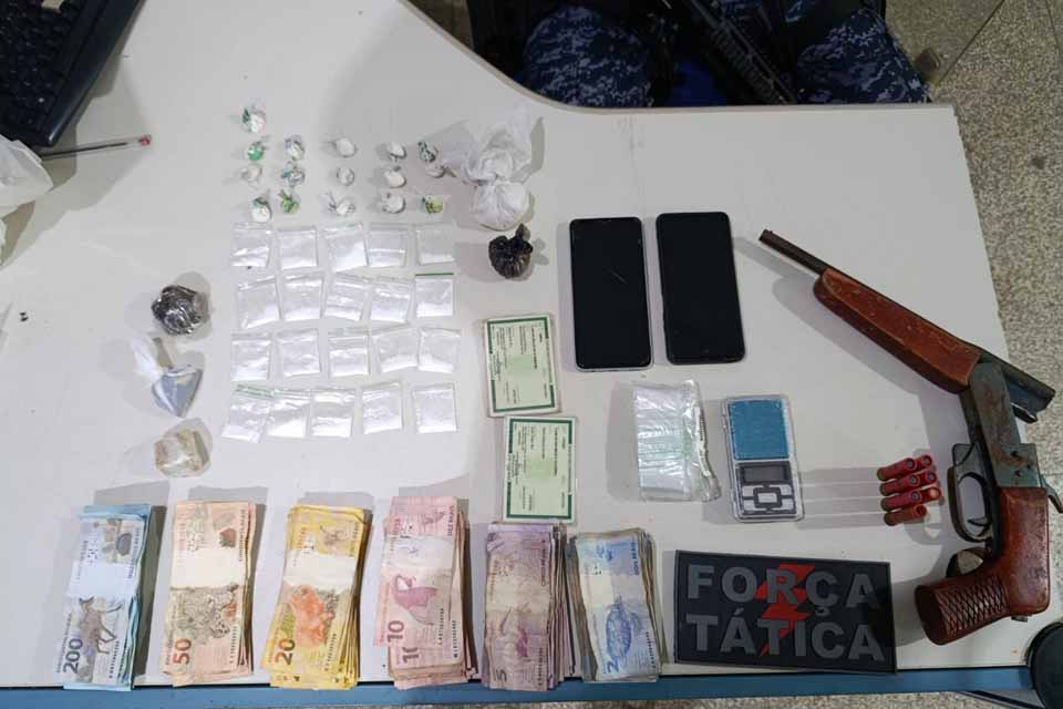 <div style="
                font-size: 18px;
                font-weight: bold;
                color: #0073aa;
                margin-bottom: 5px;
                text-transform: uppercase;
            ">AçãO POLICIAL</div>Força Tática do 7º BPM prende dois e apreende drogas, arma e dinheiro em Ariquemes