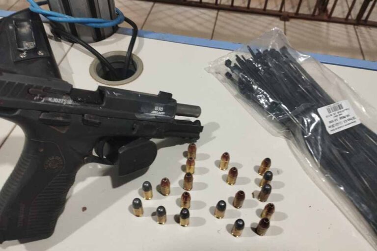 Quatro homens são presos pela PM por extorsão, sequestro e porte ilegal de arma na zona rural de Candeias do Jamari