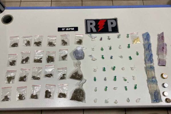 Homem é preso por tráfico de drogas durante patrulhamento da Polícia Militar no bairro Mariana, em Porto Velho