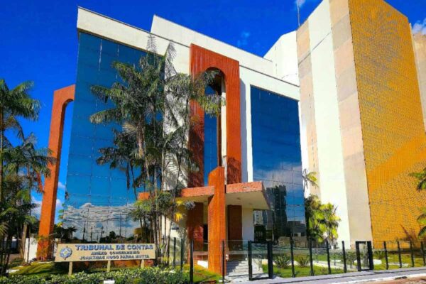 TCE-RO nega exoneração imediata de comissionados, mas exige explicações do presidente da Câmara de Guajará-Mirim