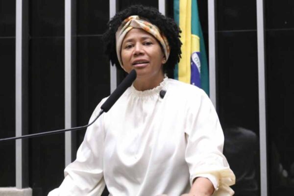 Sílvia Cristina garante R$ 1 milhão para fortalecer produção rural em distrito de Nova Mamoré